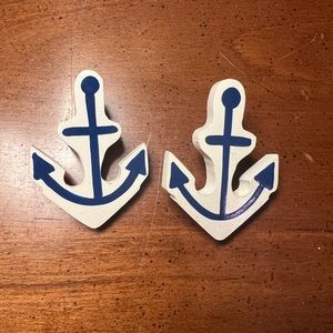 Anchor earrings